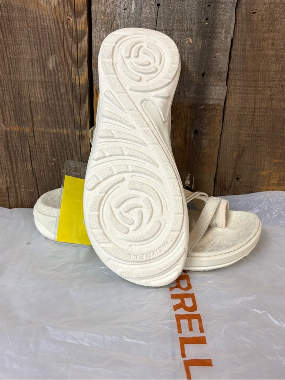 NWT Women’s Merrell Cream Strappy Slide Sandals - Picture 6 of 6